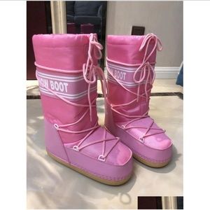 Pink snow boots